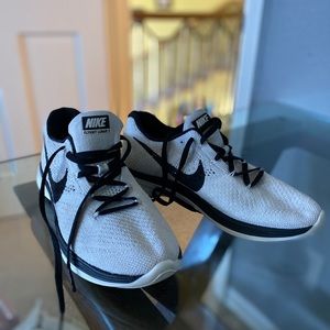 Nike FlyKnit Lunar 3 Sneakers